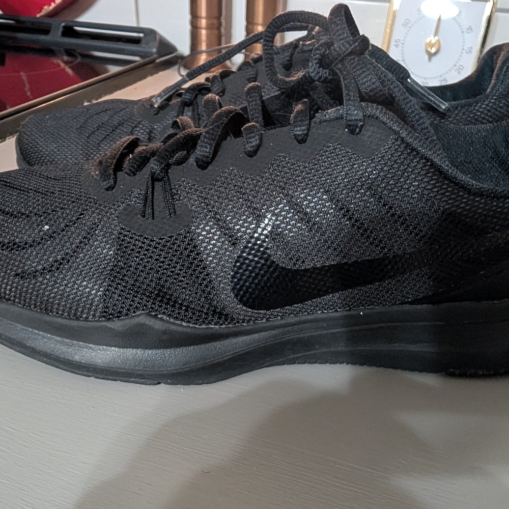 Nike Women's In Season TR7 Black On Black Running Shoes - Size 8 1/2